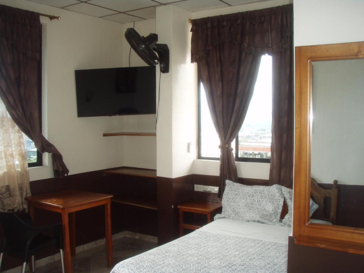 Hostal Limoncocha Tena Kültér fotó