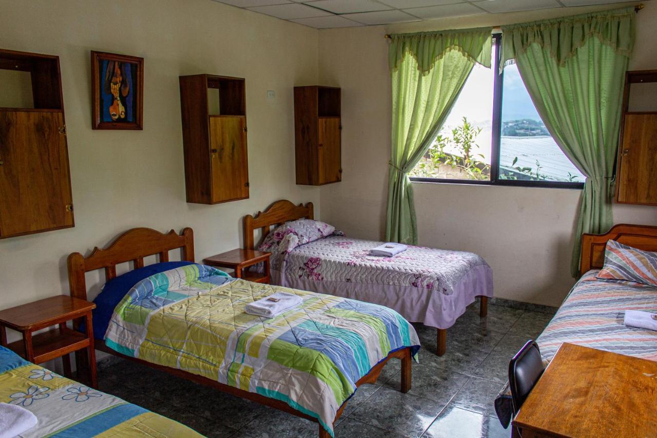Hostal Limoncocha Tena Kültér fotó